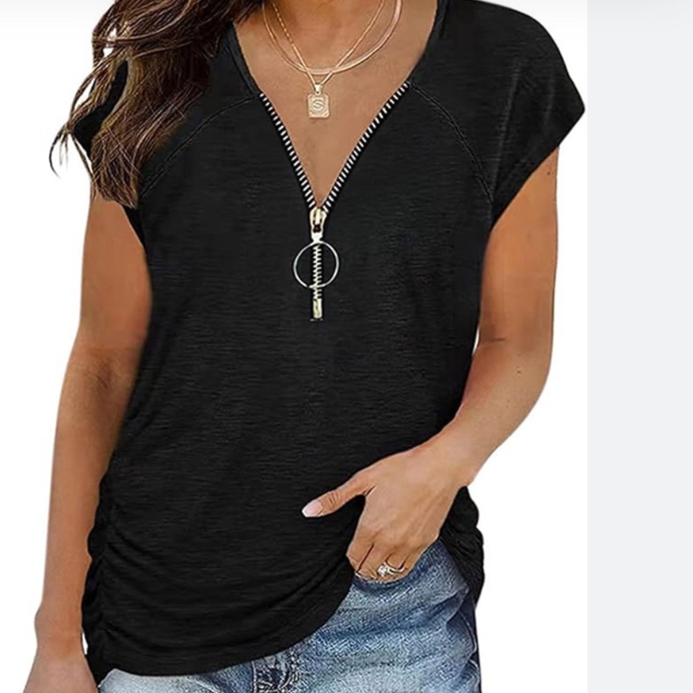 89th & Madison Black Short Sleeve Zip V-Neck Top